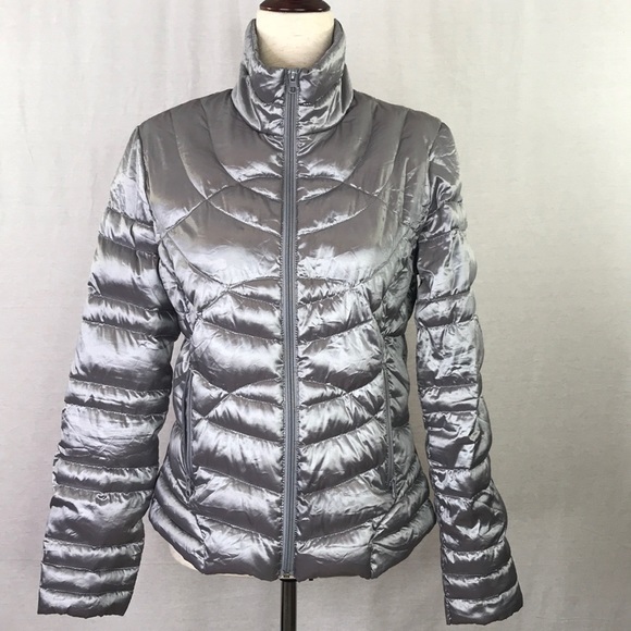 BERNADO Women’s Silver Light Weight Puffer Down Feather  Jacket Sz M - Picture 1 of 8